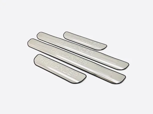 Vista 7 de Accesorios de protección contra rasguños para umbral de puerta de coche para Mitsubishi Outlander 2025 2023 2013-2022, placa de protección