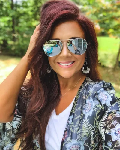Vista 3 de HJSTES Gafas de sol polarizadas de aviador para mujeres y hombres, persianas de metal clásicas, lentes de espejo 100% bloqueo UV, 2.283in