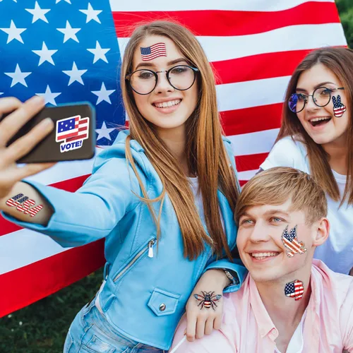 Vista 2 de winthrop 240 tatuajes temporales del 4 de julio para niños, envueltos individualmente, impermeables y seguros, diseños de bandera de Estados Unidos