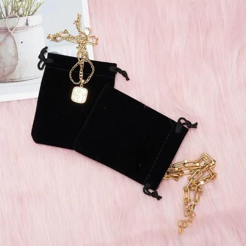 Vista 4 de Tendwarm 20 bolsas de terciopelo negro de tamaño mini de 3 x 3.9 pulgadas con cordón para joyas, bolsas de Navidad, regalos de boda