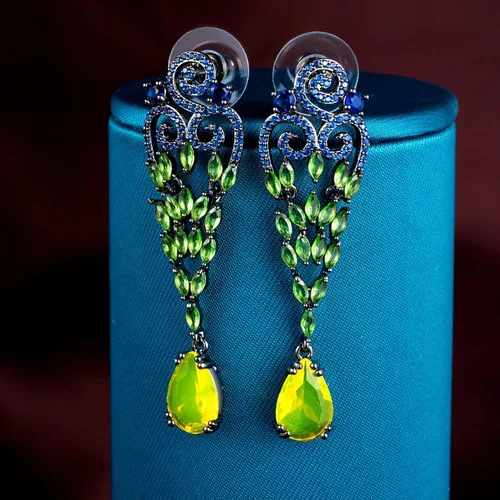 Vista 3 de Aretes colgantes de cristal vintage para mujer, diseño de lágrima, circonita cúbica, hipoalergénicos, para boda, graduación, palacio, para mamá