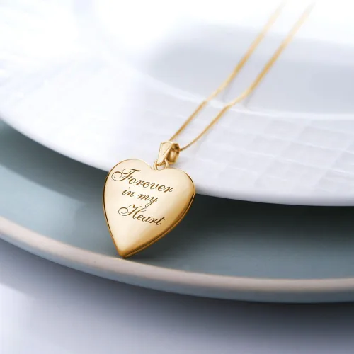 Vista 7 de PicturesOnGold.com Collar con medallón Forever In My Heart para mujer que sostiene fotos en joyería personalizada, regalos para hombres y mujeres