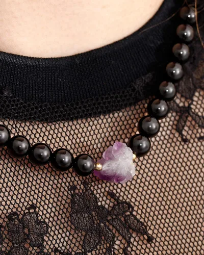 Vista 2 de Collar de cuentas de obsidianaamatista de cuarzo negro para mujeres y hombres, equilibrio, meditación, energía, cristal y piedras preciosas, Piedra