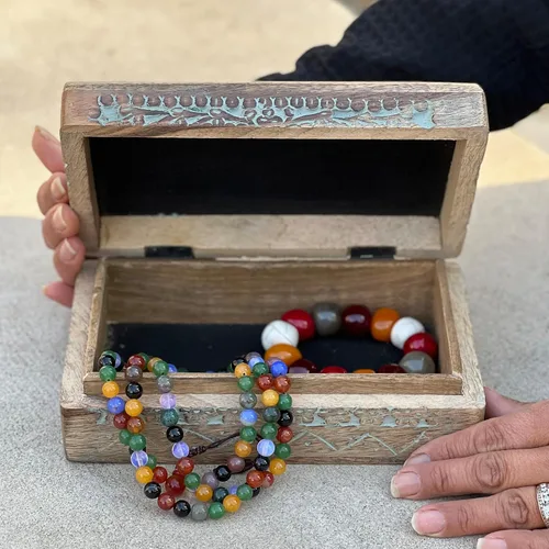Vista 4 de DharmaObjects - Tarot tallada a mano con diseño de flor de la vida, caja de almacenamiento de madera (turquesa, grande)