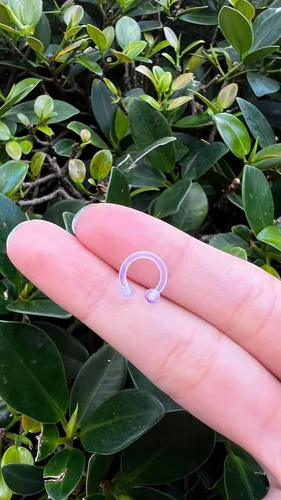 Vista 7 de Satix Retenedores de piercing transparentes de estilo mixto para cirugía de trabajo, retenedor de aretes transparente Bioflex, retenedor de anillos