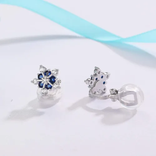 Vista 3 de SELOVO - Pendientes de tuerca con circonita cúbica con diseño de copo de nieve y flor para mujeres