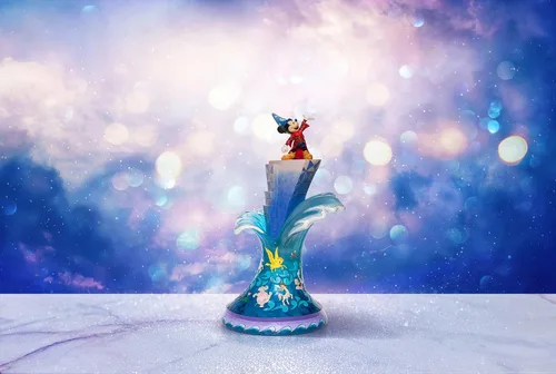 Vista 2 de Enesco Disney Traditions by Jim Shore Fantasia Sorcerer's Apprentice Mickey Mouse Figurilla, 18.5 pulgadas, multicolor