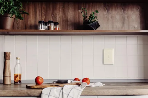 Vista 7 de Henne Bery Placa decorativa de pared con borde moderno, tapa de tomacorriente para cubrir enchufe, aleación de zinc maciza duradera