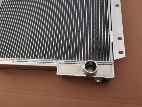 Vista 2 de Radiador de aluminio de 3 hileras para Toyota Land Cruiser 70 71 72 73 74 75 76 77 78 79 80 FJ40 FJ45 Gasolina MT manual 1970 1971 1972 1973 1974