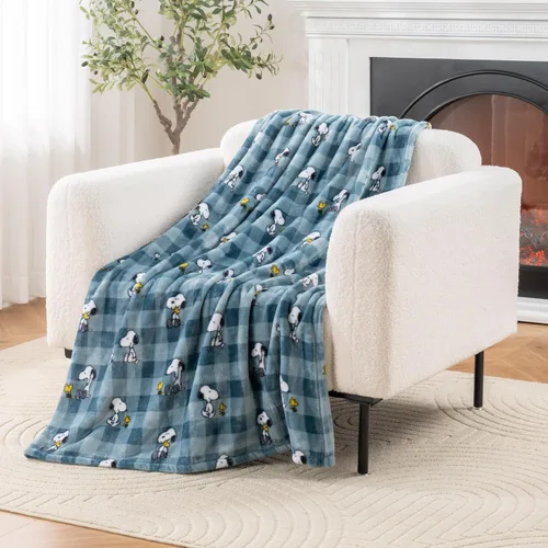 Vista 47 de Berkshire Peanuts® VelvetLoft® - Manta de felpa de Snoopy con bonito personaje, acogedora manta Fairisle Crimson Neutral, manta de 55 x 70 pulgadas