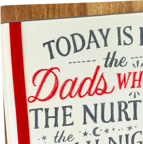 Vista 4 de Hallmark - Tarjeta de Día del Padre (Dads Who Do) (599FFW3012)