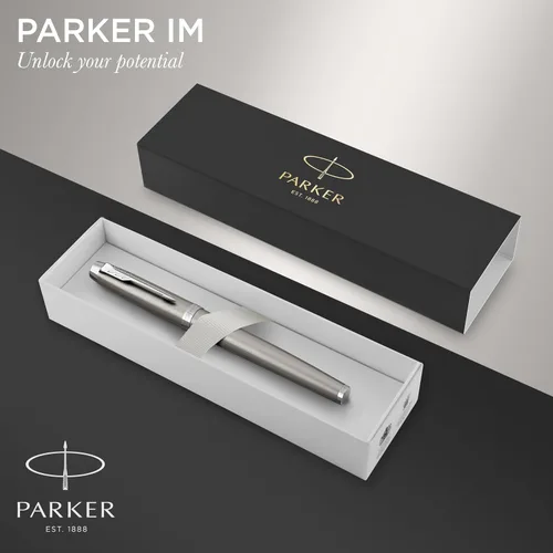 Vista 2 de PARKER IM - Estilográfica, de acero inoxidable con detalles cromados, trazo fino con cartucho de tinta azul caja de regalo