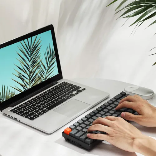 Vista 6 de Keychron K6 Teclado mecánico inalámbrico con Bluetooth 5.1con cable intercambiable en caliente, 65% compacto RGB de 68 teclas, interruptor marrón