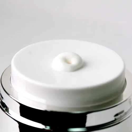 Vista 2 de 2025Nueva crema facial, crema de día, una crema facial adecuada para cualquier piel. Hidrata, firme, antiarrugas, mejora las arrugas faciales