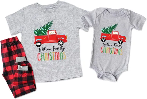 Vista 3 de Camisa de Navidad a juego personalizada para la familia Merry Christmas Vintage Red Truck Shirt