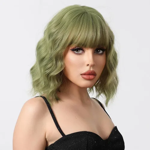 Vista 2 de BERON Pelucas cortas verdes para mujer, peluca rizada ondulada con flequillo para niñas, pelucas de cabello de color verde aguacate, peluca