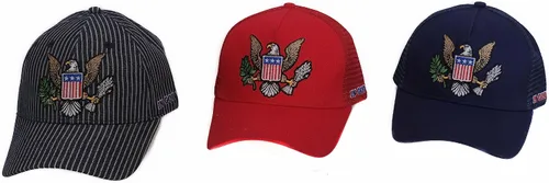 Vista 4 de Gorra patriótica de camionerotren de Pinnacle Awards con escudo de águila estadounidense bordado en la parte delantera en GOD WE Trust en el lado
