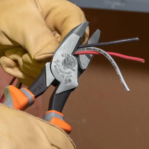 Vista 10 de Klein Tools 9418R - Juego de herramientas aisladas de 1000 V, fabricado en Estados Unidos, con cortador lateral, cortador diagonal, alicates