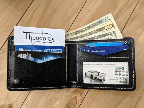 Vista 3 de Billetera de cuero genuino 3D para hombre, tallada a mano, pintada a mano, talla de cuero, billetera personalizada, billetera personalizada