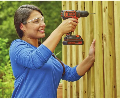 Vista 4 de BLACK+DECKER Kit de taladro/destornillador inalámbrico de 20 V MAX con batería, cargador y broca de doble extremo (BDCDD120C)