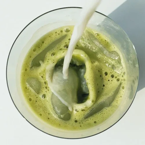 Vista 4 de SAKARA Protein + Greens Super Powder - 30 porciones, mezcla orgánica a base de plantas con cáñamo, calabaza, proteína de guisante, pasto de trigo