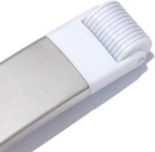 Vista 2 de StackedSkincare - Herramienta de microagujas con rodillo reemplazable de Herramienta cosmética reutilizable con cabezal de rodillo reemplazable