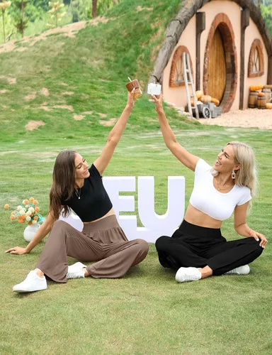 Vista 5 de UEU Pantalones de yoga para mujer, de pierna ancha, casuales, holgados, acogedores, de cintura alta, cómodos, holgados, con bolsillos