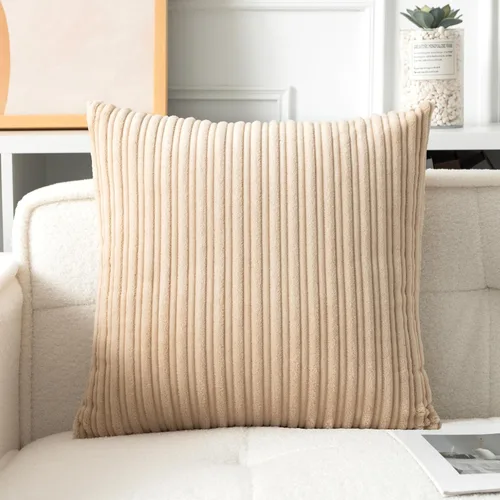 Vista 78 de UGASA - Fundas de almohada decorativas de terciopelo suave y sólidas de Navidad para sala de estar/sofá, 16 x 16 pulgadas, 2 unidades, color burdeos