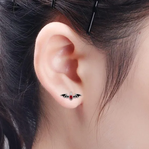 Vista 6 de Aretes hipoalergénicos de plata de ley con forma de murciélago con forma de calabaza y llama, murciélagos, para mujeres, adolescentes, niñas, orejas