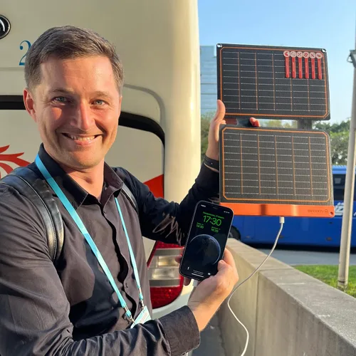 Vista 5 de Cargador de panel solar pequeño de 20 W, 5 V, USB-A, USB-C, plegable, portátil, ligero, ETFE, panel de energía de emergencia, IP67, impermeable