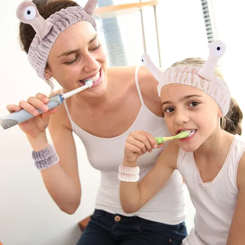 Vista 3 de Atoden Snail Spa Set – Pulsera y diadema para lavado facial, bonito diseño de animales para mujeres y niñas, beige, caqui, marrón