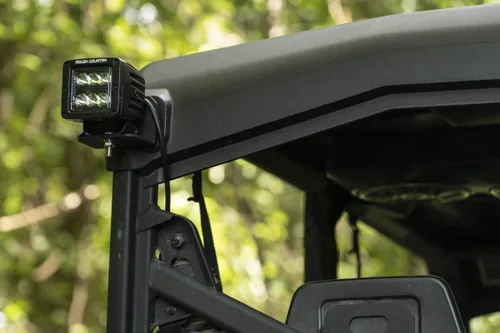 Vista 3 de Kit LED trasero de 2" Serie Negra de Rough Country para Can-Am Defender 16-22 - 71011