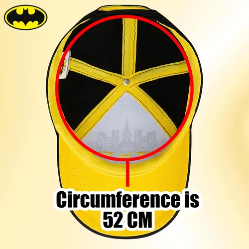 Vista 6 de DC Comics Gorra de béisbol de Batman para niños, de 4 a 12 años, logotipo amarillo con diseño de Ciudad Gotham, cierre ajustable, 100% algodón