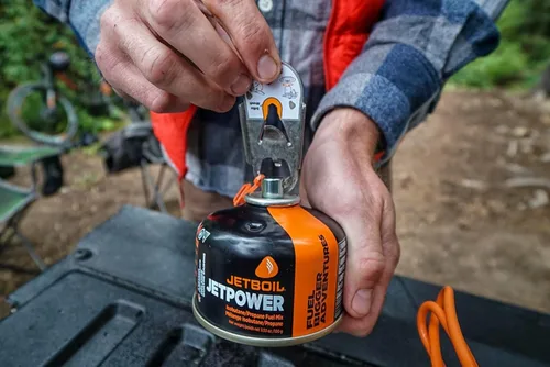 Vista 5 de Jetboil Jetpower - Combustible para estufas Jetboil de camping y mochilero, 3.53 onzas (paquete de 2)