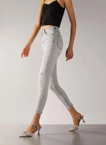 Vista 6 de Susanny - Zapatos de tacón bajo con strass para mujer, con punta puntiaguda, de tacón kitten, con cierre, ajustables, con correa, para vestido