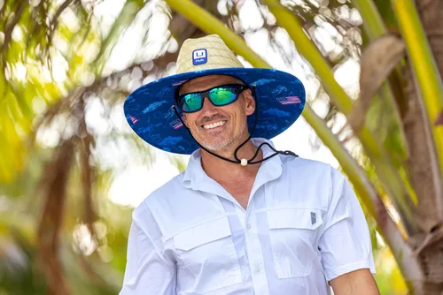 Vista 4 de HUK Sombrero de paja para hombre, de ala ancha, para pesca y playa Peces y banderas - Vela