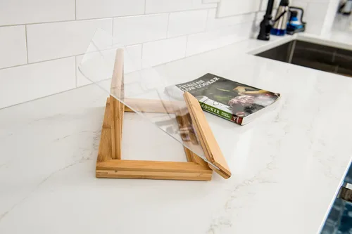 Vista 8 de Lipper International 8815 Soporte para libros de cocina de madera de bambú y acrílico, 12-1/2" x 9-1/4" x 6-3/4