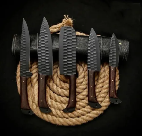 Vista 8 de Juego de cuchillos de cocina de acero de Damasco hechos a mano de 5 piezas con funda, juego de cuchillos de chef, juego de cuchillos de chef Negro