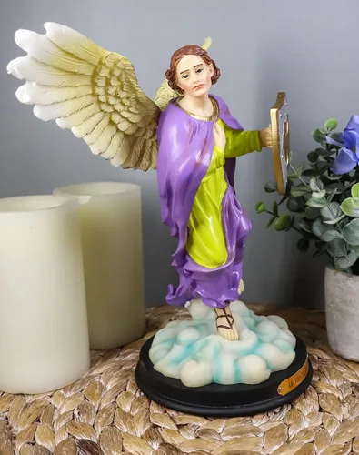 Vista 8 de Ebros Santo Arcángel Santo Selaphiel Sealtiel Llevando Escudo de Fe Estatua con Placa de Nombre de Latón 10 pulgadas de alto Ángel Selaphiel