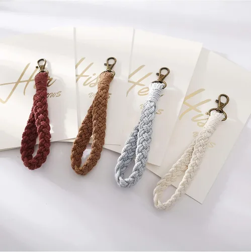 Vista 7 de Llavero de macramé, estilo bohemio, hecho a mano, llavero de muñeca para mujer