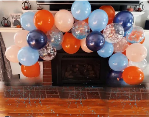 Vista 4 de Paquete de 141 globos azules y naranjas, kit de guirnalda de globos azul marino con globos de confeti naranja claro pastel, decoración de fiesta