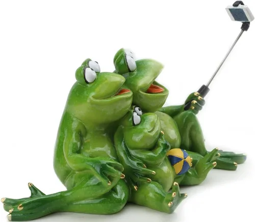 Vista 2 de We pay your sales tax Figuras divertidas de familia de ranas ~ Familia de ranas para papá, mamá y niño tomando selfies estatua de mesa