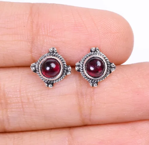 Vista 45 de Round Gemstone Stud Design 2