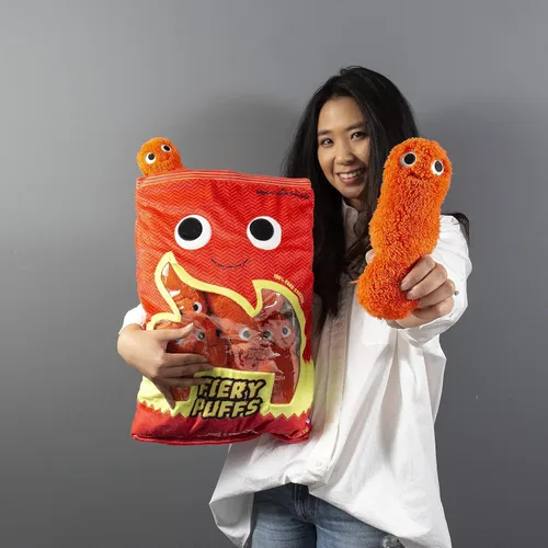 Vista 5 de Kidrobot Yummy World Frye and the Fiery Puffs - Peluche de 24 pulgadas