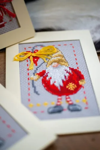 Vista 4 de Vervaco Kit de tarjeta de felicitación de punto de cruz contada 4.2 "X6" 3/Pk-Christmas Gnomos en Aida (14 unidades) -V0185078