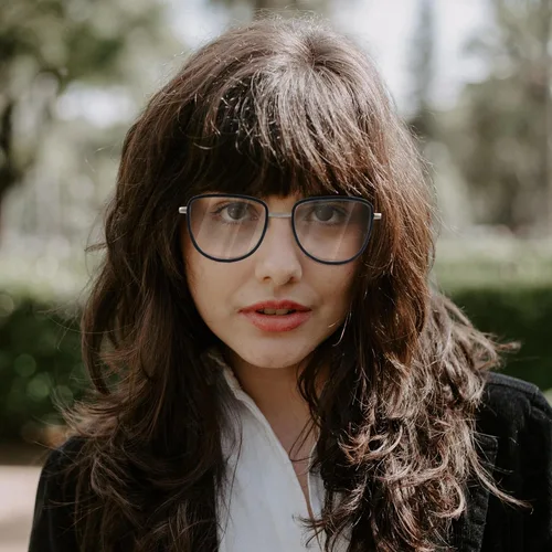 Vista 2 de Paquete de 3 lentes de lectura modernos TR90 de gran tamaño para mujer, elegantes anteojos cuadrados ovalados no polarizados