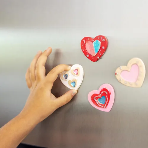 Vista 8 de Melissa & Doug - Juego de imanes de madera para manualidades