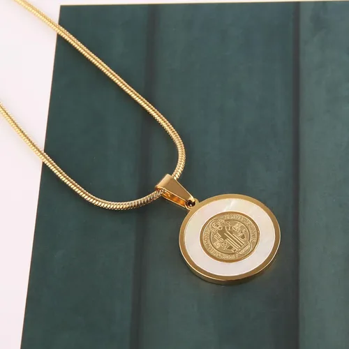 Vista 4 de Collar de medalla de San Benito de acero inoxidable, medalla del sacramento cristiano, joyería anti-mal, regalos católicos para hombres y mujeres