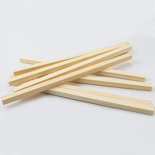 Vista 3 de Paquete de 25 varillas o palos cuadrados de madera dura sin terminar de 1/2" x 12