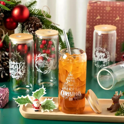 Vista 5 de meekoo 8 vasos de Navidad a granel, vasos de vidrio de Navidad de 16 onzas con tapas y pajitas, vasos de Navidad transparentes para café helado
